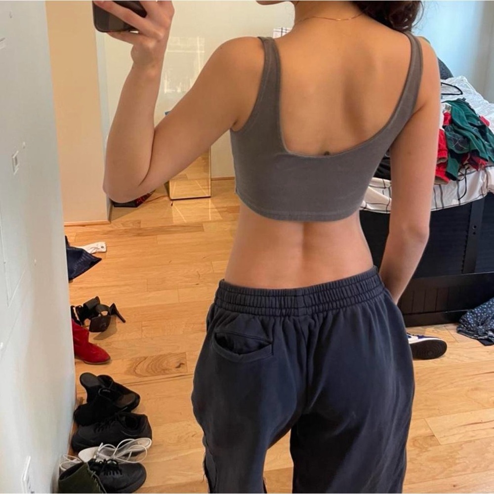 Brandy Melville Gray Crop Top - Picture 2 of 2